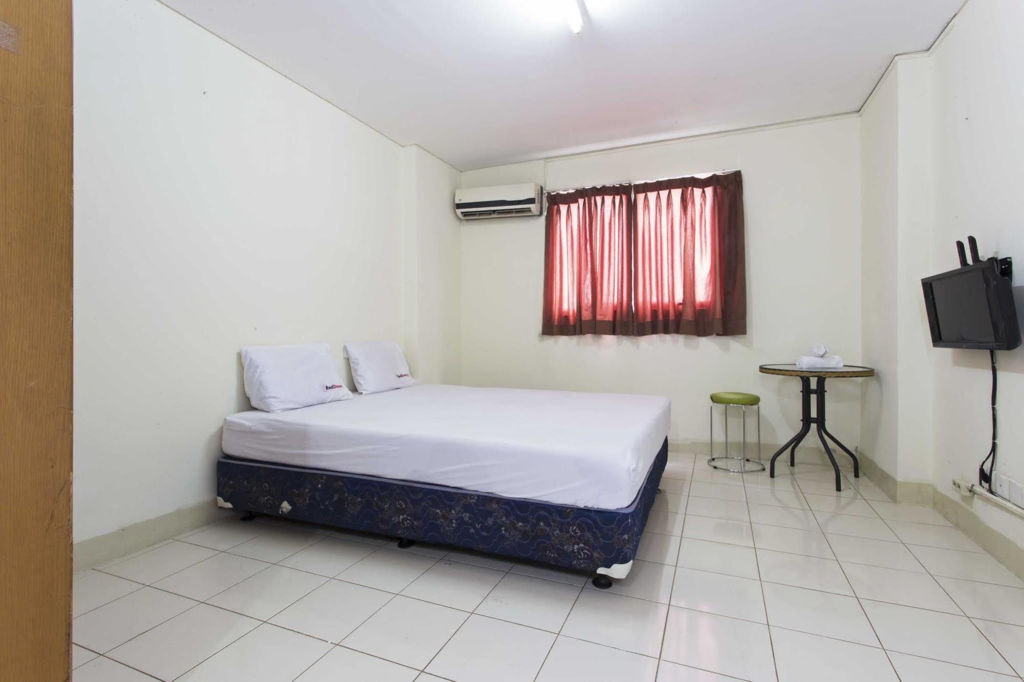 Reddoorz Apartment @ Pulo Gadung Jakarta Extérieur photo