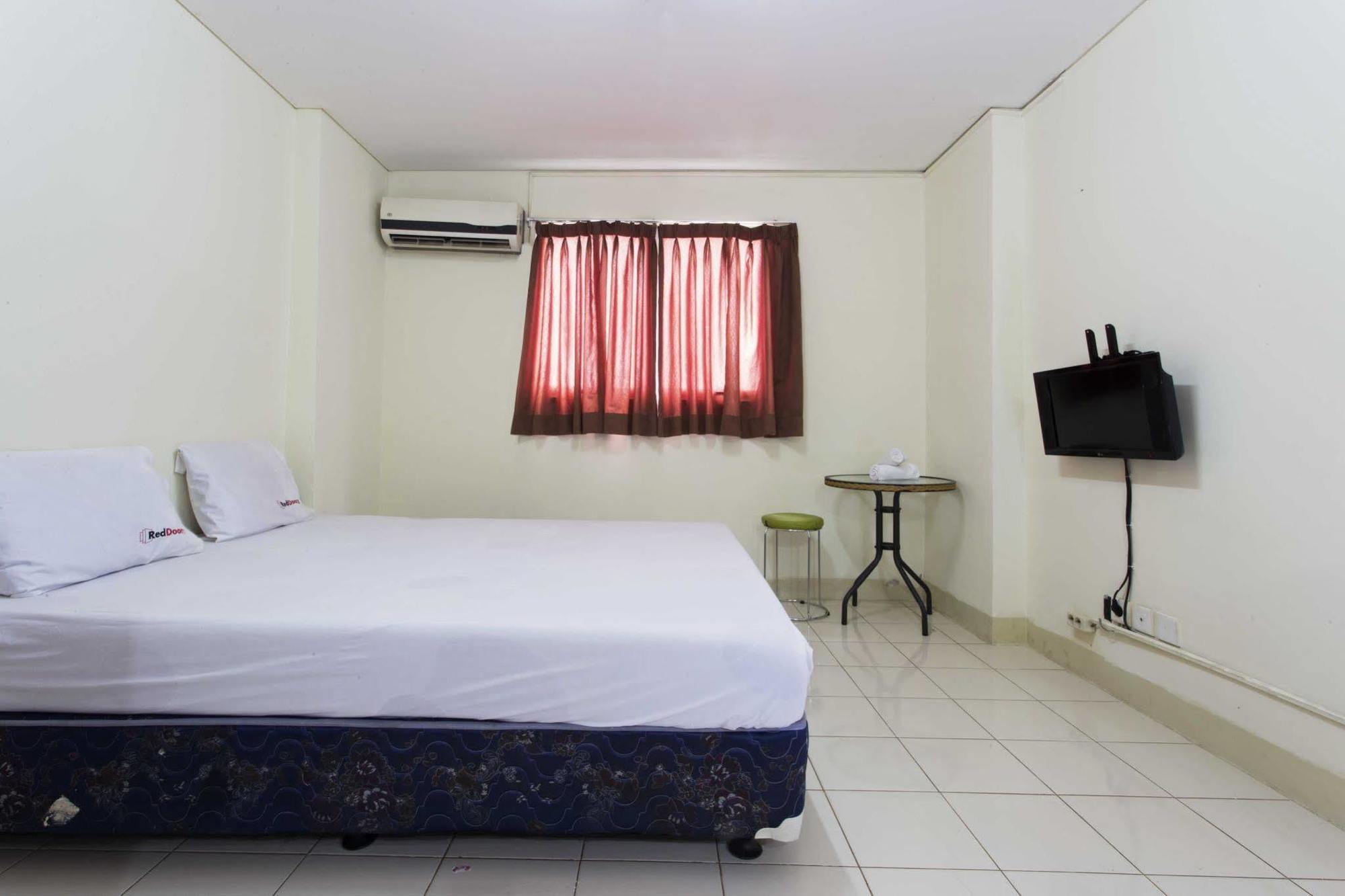Reddoorz Apartment @ Pulo Gadung Jakarta Extérieur photo