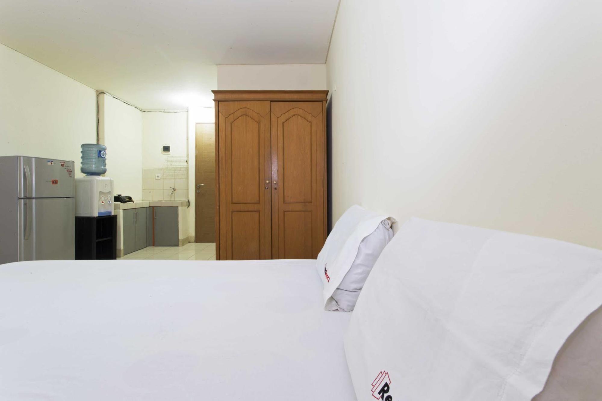 Reddoorz Apartment @ Pulo Gadung Jakarta Extérieur photo