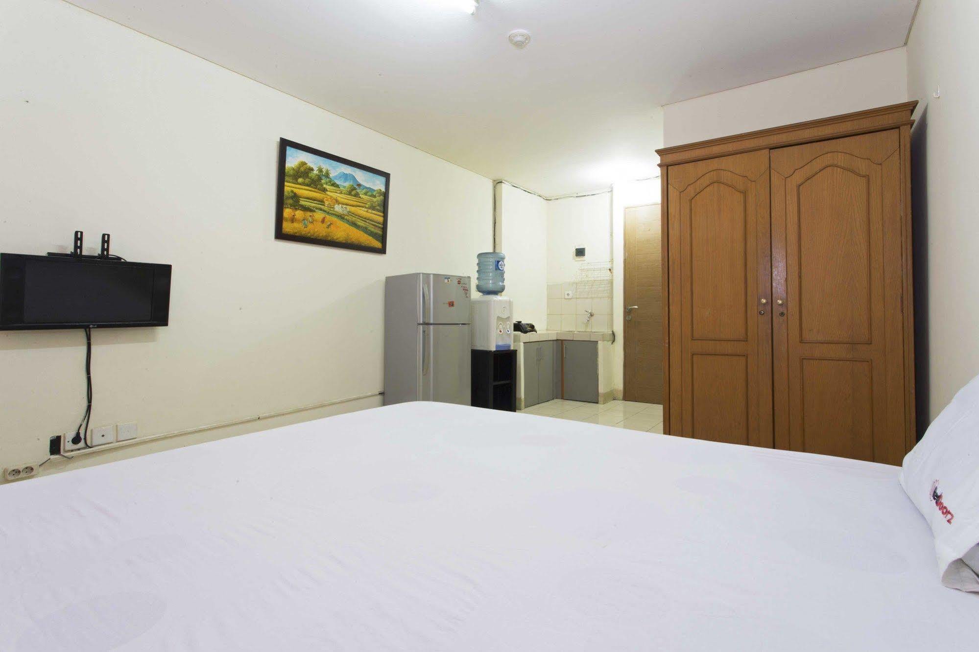 Reddoorz Apartment @ Pulo Gadung Jakarta Extérieur photo